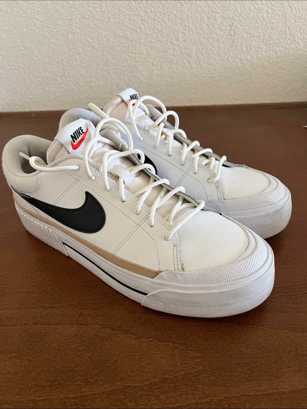 Nike court legacy lift